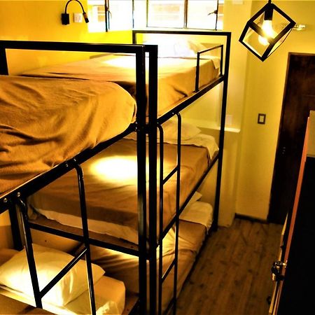 Happy Tree Hostel Peru リマ エクステリア 写真
