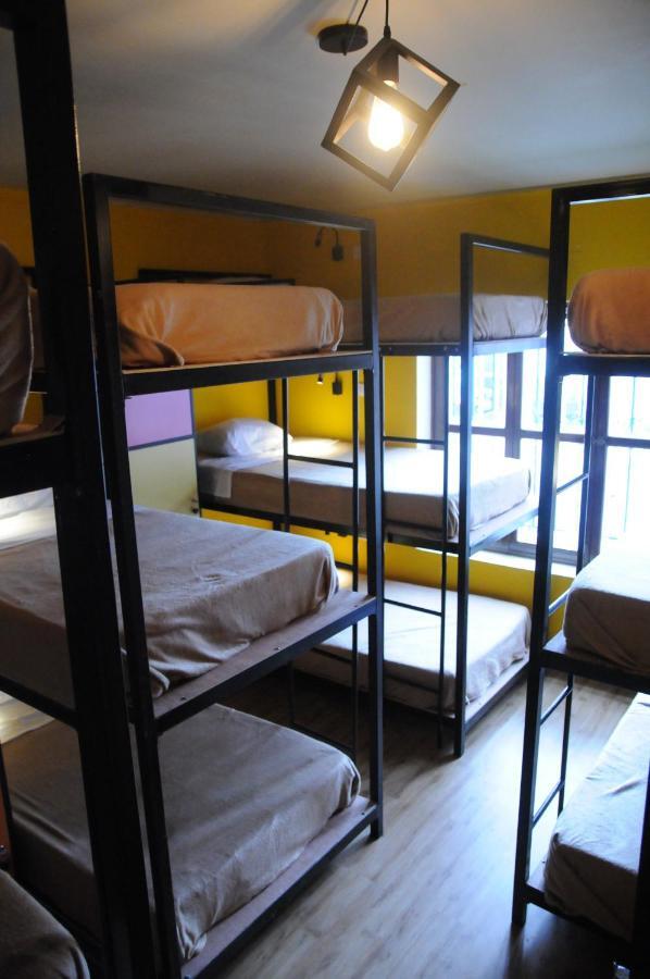 Happy Tree Hostel Peru リマ エクステリア 写真
