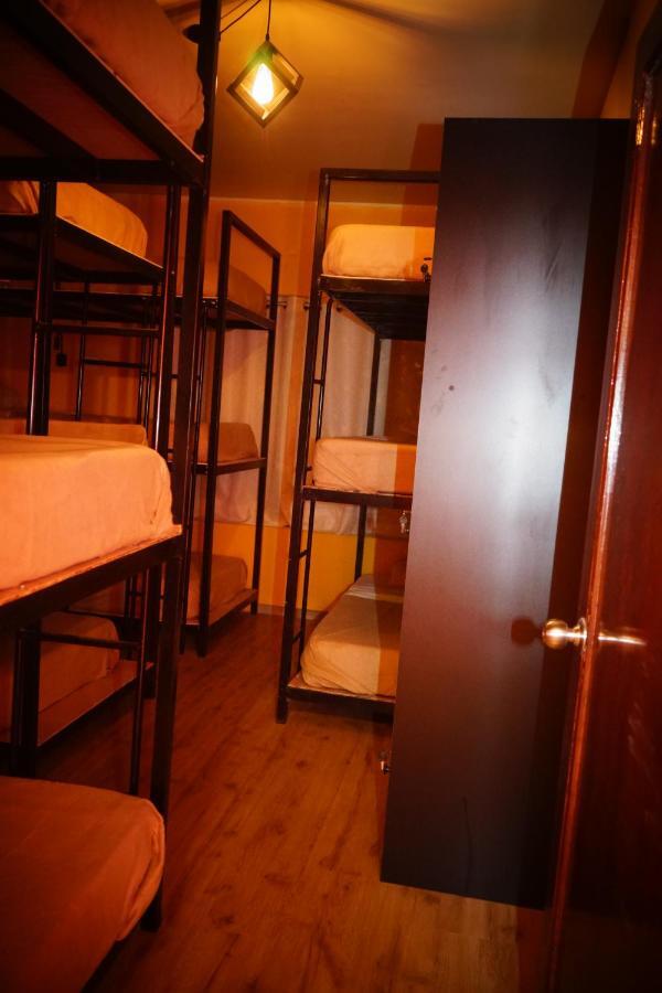 Happy Tree Hostel Peru リマ エクステリア 写真