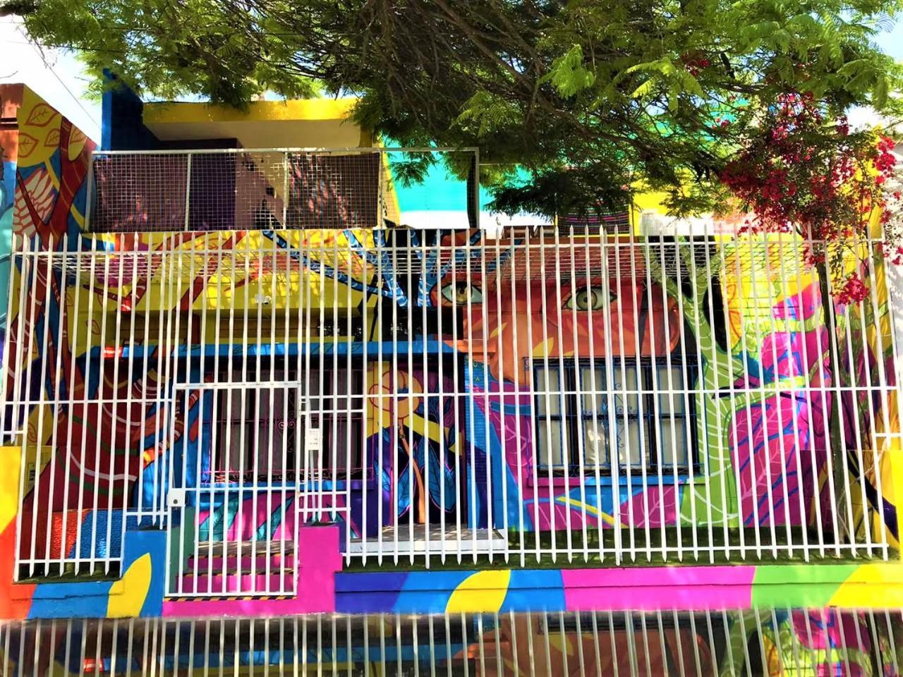 Happy Tree Hostel Peru リマ エクステリア 写真