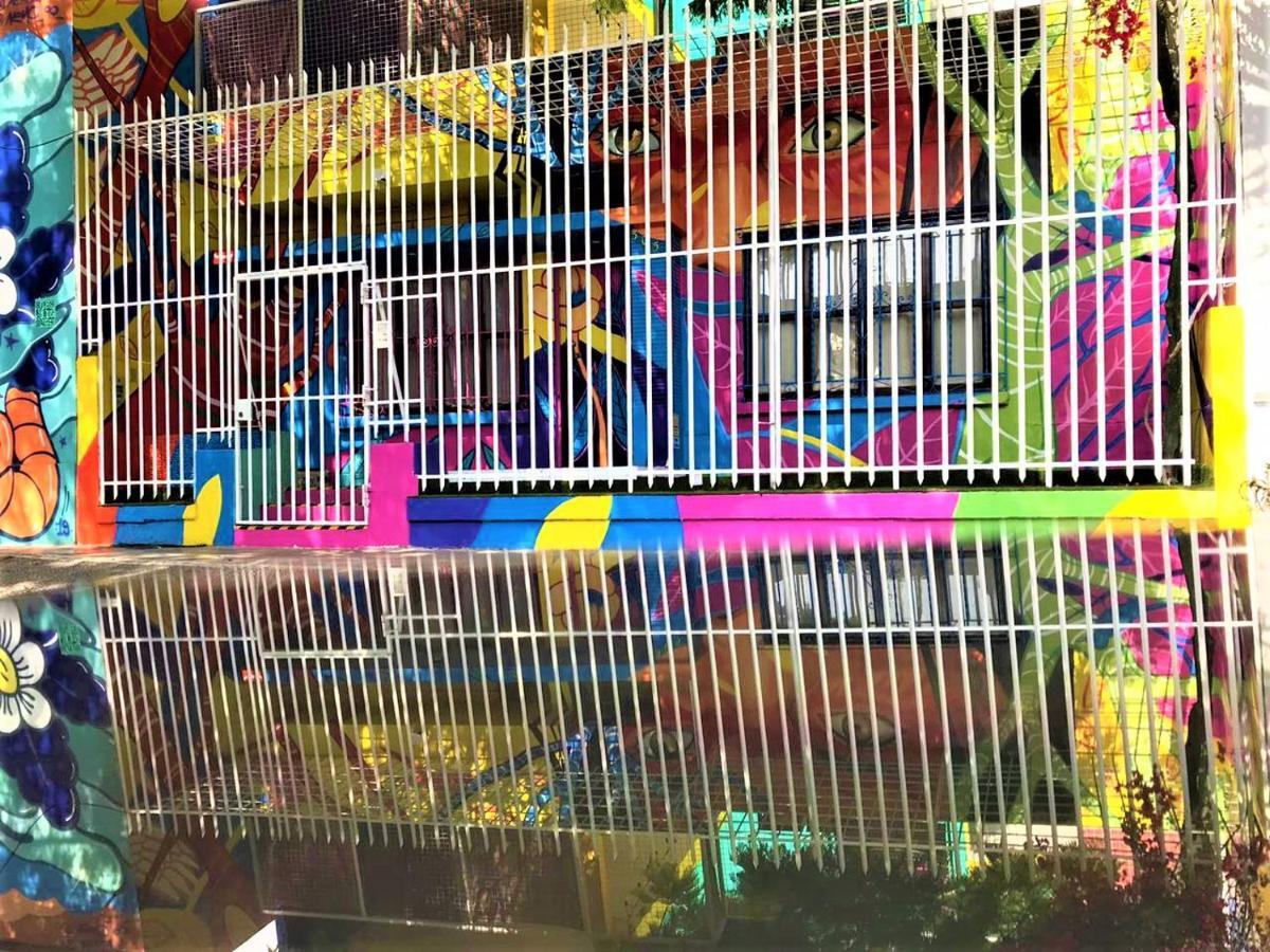 Happy Tree Hostel Peru リマ エクステリア 写真