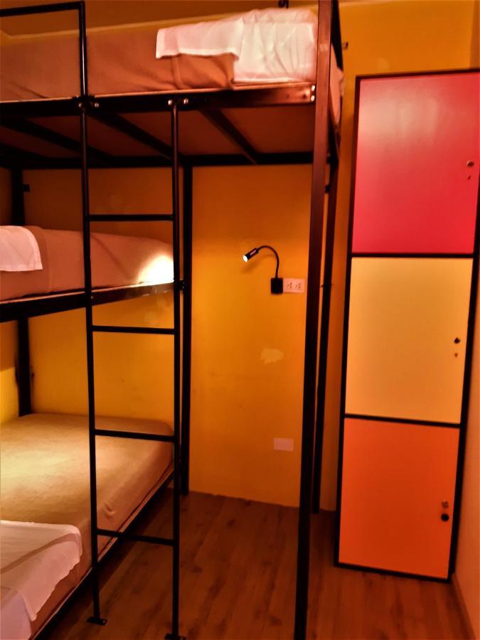 Happy Tree Hostel Peru リマ エクステリア 写真